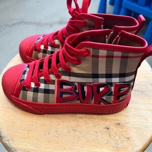 BURBERRY Amazing size 31 kids unisex sneakers. Used only twice.